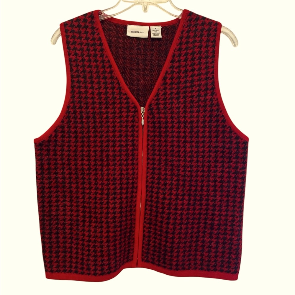 100% Wool Houndstooth red and black full zip vest. Medium